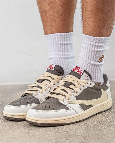 Air Jordan 1 Low x Travis Scott 'Sail and Ridgerock' 